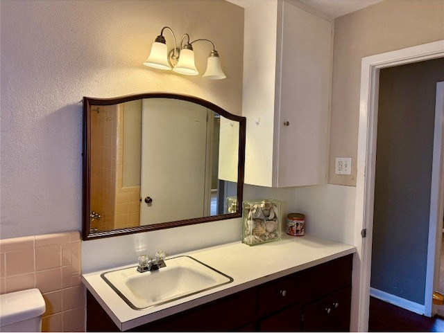 11601 Oak Trl, Austin, TX 78753 - bathroom with vanity and toilet