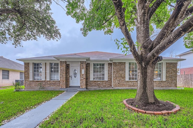 1016 Thackeray Ln, Pflugerville, TX 78660 - ranch-style house with brick siding