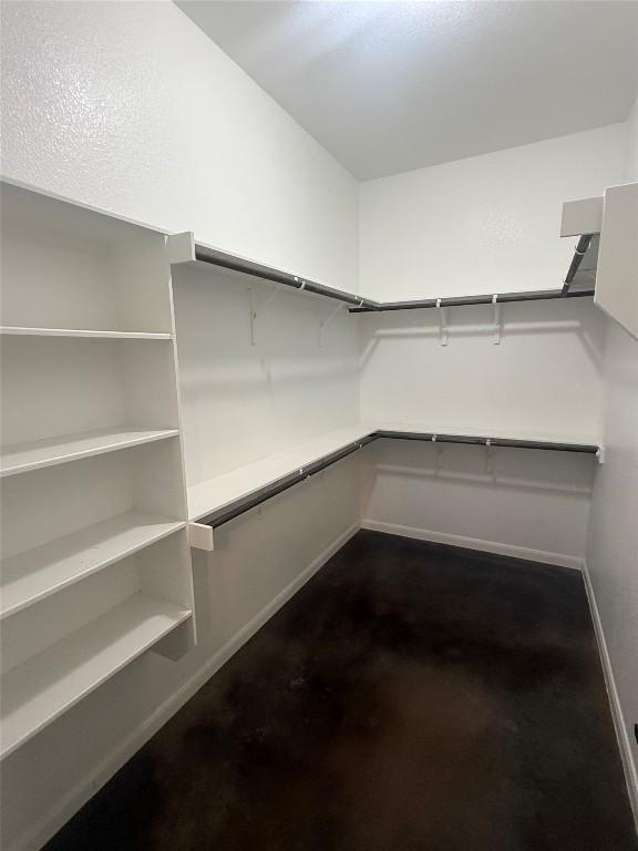 208 Akaloa Dr, Bastrop, TX 78602 - view of walk in closet