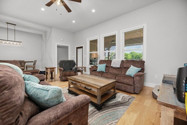 110 Les Ln, Smithville, TX 78957 - living area featuring ceiling fan, light wood-style floors, and recessed lighting