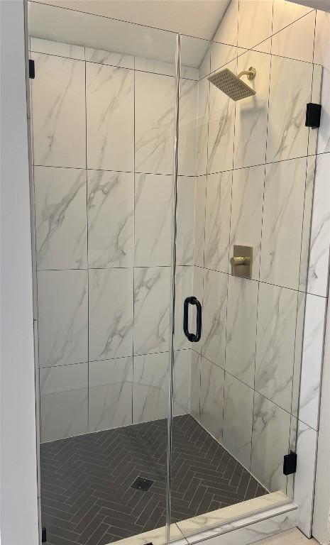 1654 Belvedere Pl, Round Rock, TX 78665 - bathroom featuring a stall shower