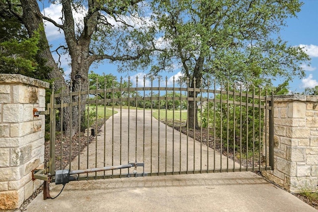 300 Greystone Rd, Dripping Springs, TX 78620 - photo 2