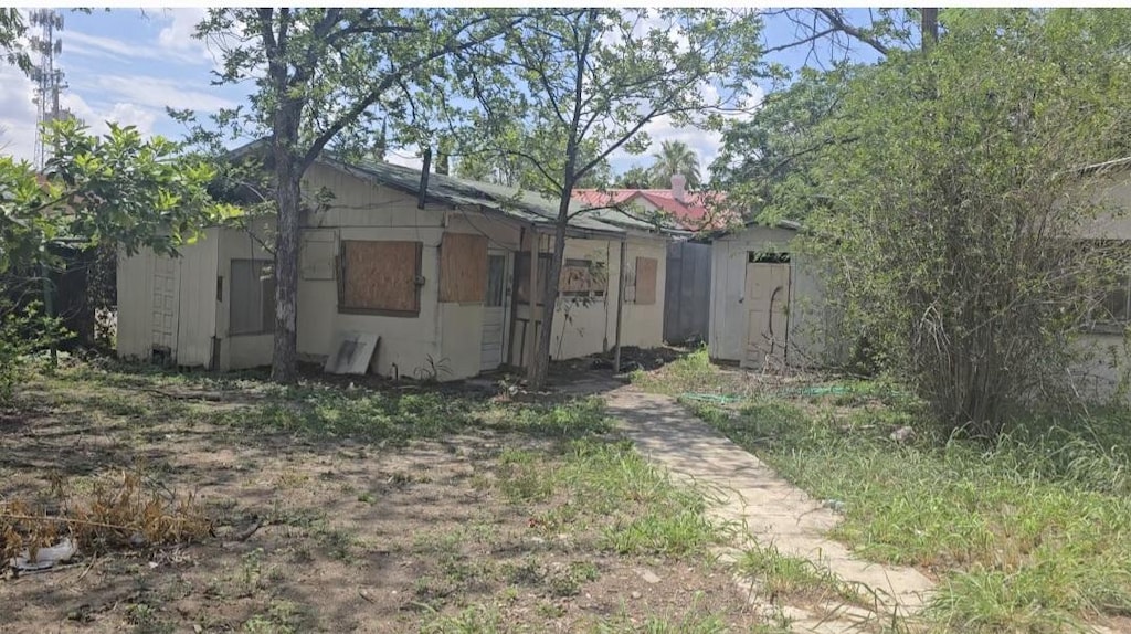 204 E Broadway St, Del Rio, TX 78840 - photo 2