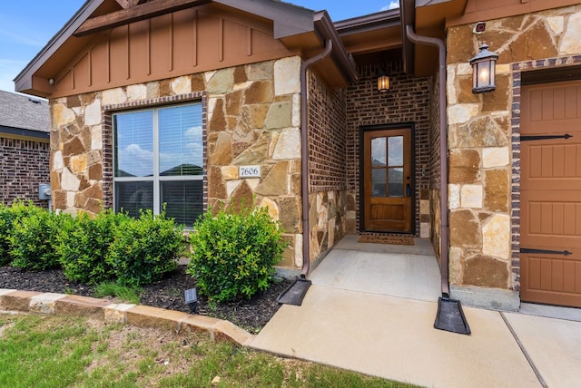 7606 Hickman St, Temple, TX 76502 - entrance to property featuring stone siding