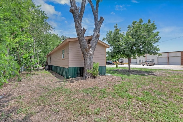 101 E Ash St, Granger, TX 76530 - view of property exterior