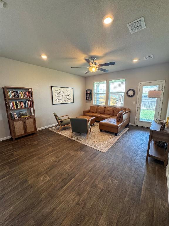 107 Hamilton Pool Ln, Bastrop, TX 78602 - photo 12