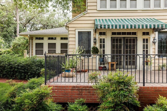 3201 W Ave, Austin, TX 78705 - doorway to property with a chimney