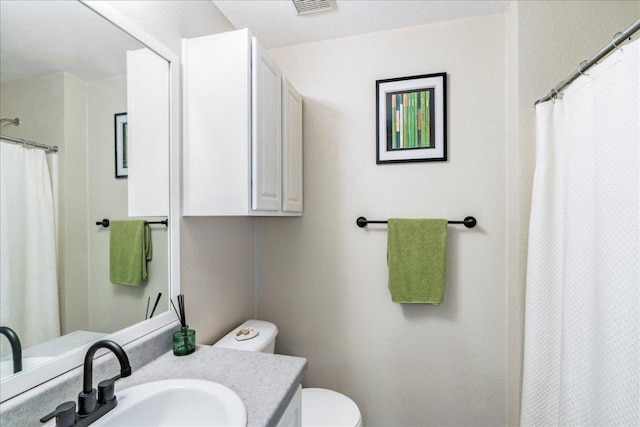 161 Buttercup Way, Kyle, TX 78640 - full bathroom with vanity and curtained shower
