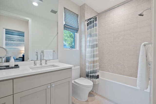 4716 Peralta Ln, Austin, TX 78735 - full bath featuring vanity, shower / bathtub combination with curtain, and recessed lighting
