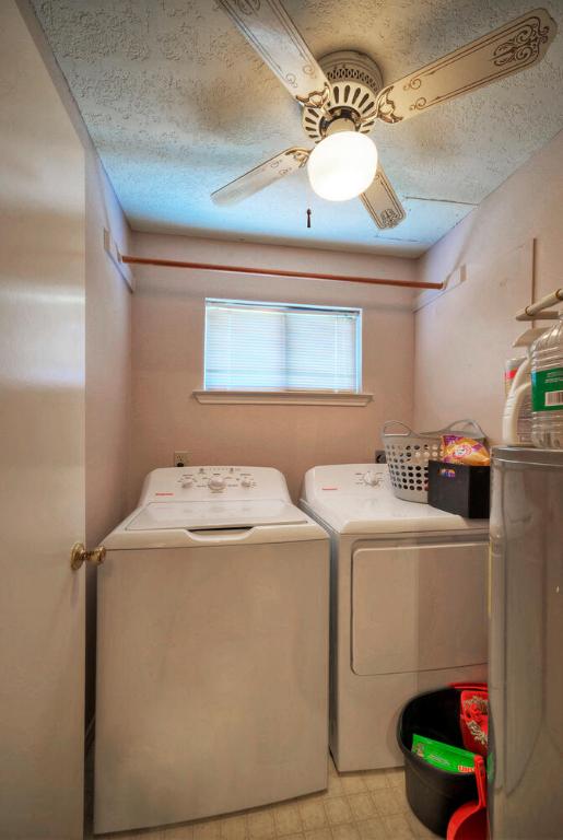 828 Water St, Webberville, TX 78653 - photo 9