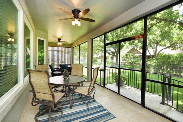 106 Bass St, Georgetown, TX 78633 - sunroom featuring a ceiling fan