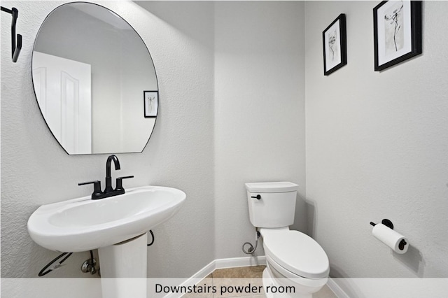 8300 Fern Bluff Ave, Round Rock, TX 78681 - half bath with toilet and a sink
