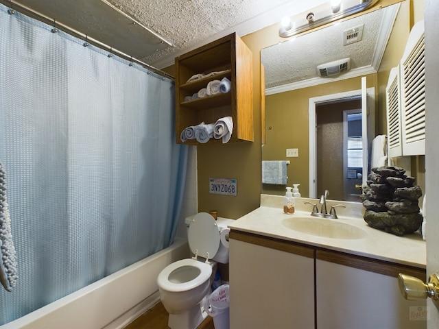 2804 Rio Grande St Unit 308, Austin, TX 78705 - full bathroom with vanity, shower / bath combo, and crown molding
