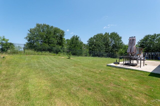 5601 Malcom Trl, Austin, TX 78754 - view of yard featuring a patio area