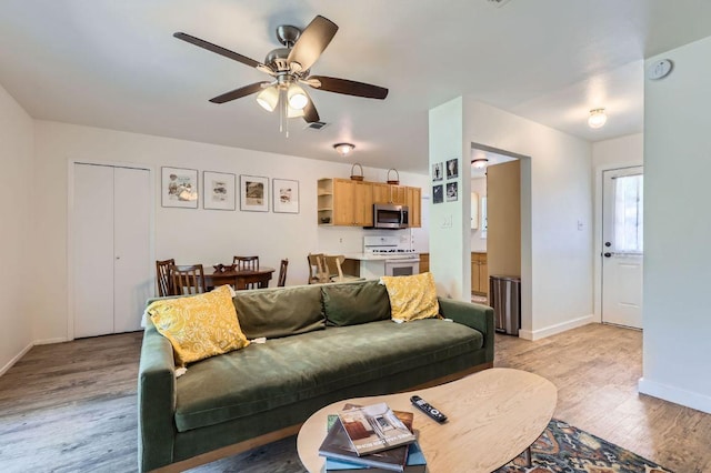 8018 Rockwood Ln, Austin, TX 78757 - photo 6