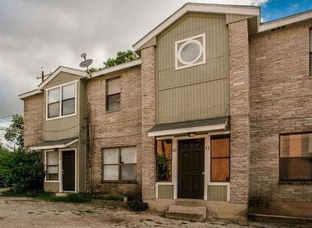 1221 W Hopkins St Unit 11, San Marcos, TX 78666 - view of multi unit property