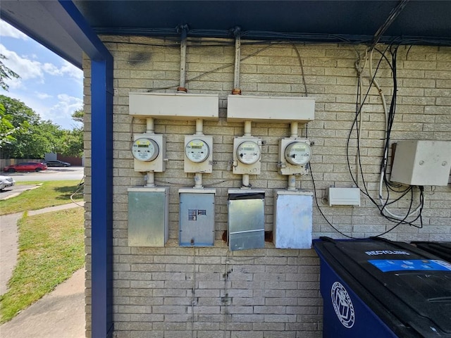 301 E Croslin St, Austin, TX 78752 - photo 15