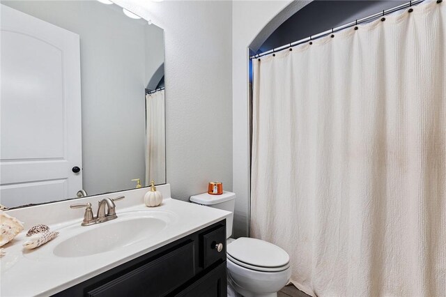201 Glenfiddich Ln, Austin, TX 78738 - full bath with vanity and toilet