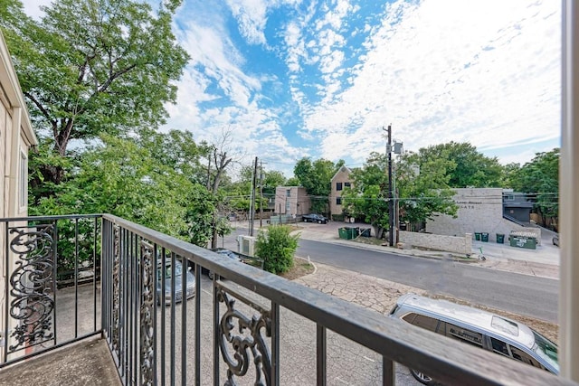 1010 W 23rd St Unit 2, Austin, TX 78705 - view of balcony