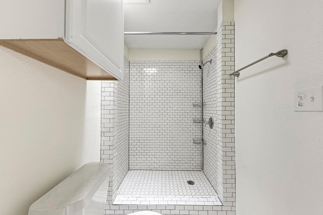 1010 W 23rd St Unit 2, Austin, TX 78705 - full bathroom with a tile shower