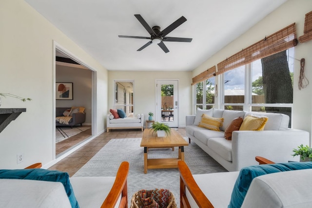 1406 Radam Cir, Austin, TX 78745 - living room with ceiling fan and baseboards