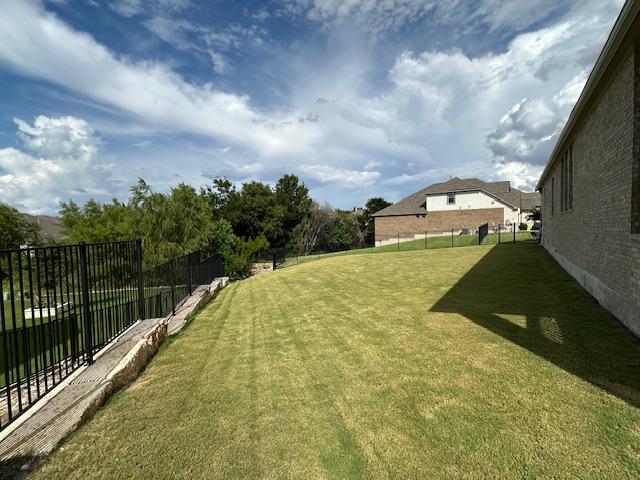 900 Elenora Dr, Leander, TX 78641 - view of yard