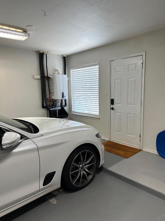 2520 Butler National Dr, Pflugerville, TX 78660 - view of garage