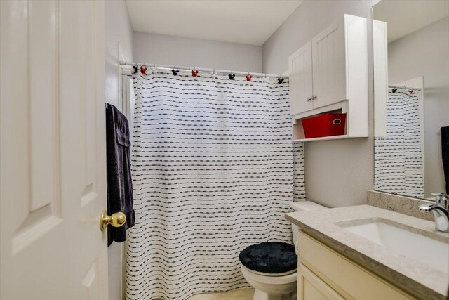 1141 Stone Forest Trl, Round Rock, TX 78681 - bathroom with vanity and curtained shower