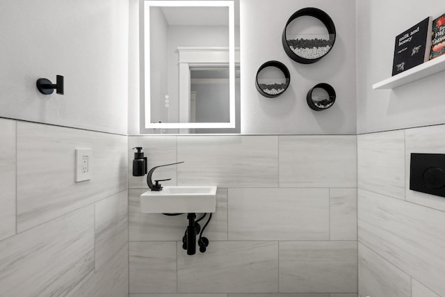 3501 Lost Pine Cv, Austin, TX 78739 - bathroom with a sink