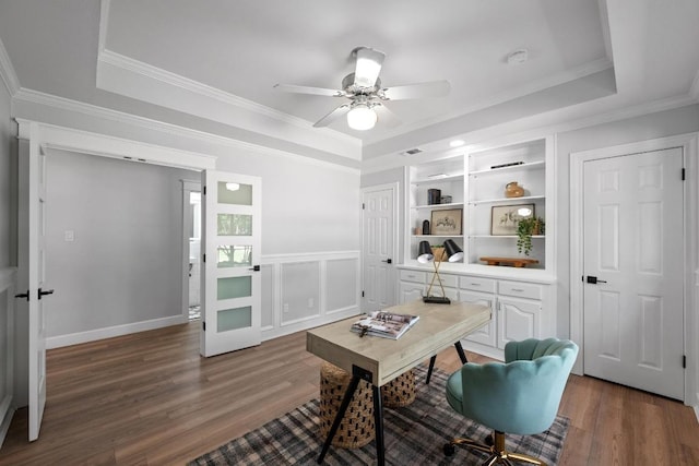 3501 Lost Pine Cv, Austin, TX 78739 - home office featuring a tray ceiling, wood finished floors, crown molding, and a ceiling fan