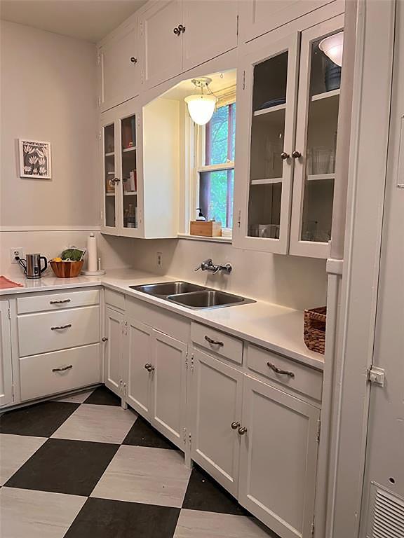 609 Texas Ave, Austin, TX 78705 - photo 10