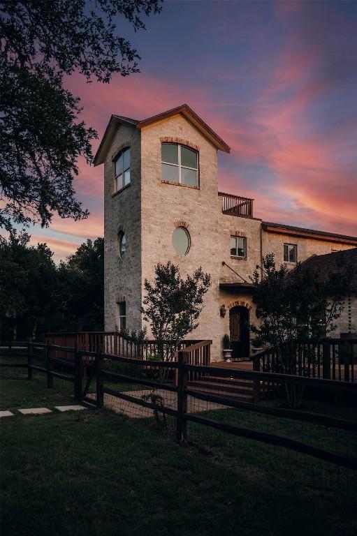 790 Enchanted Oaks Dr, Driftwood, TX 78619 - rear view of house