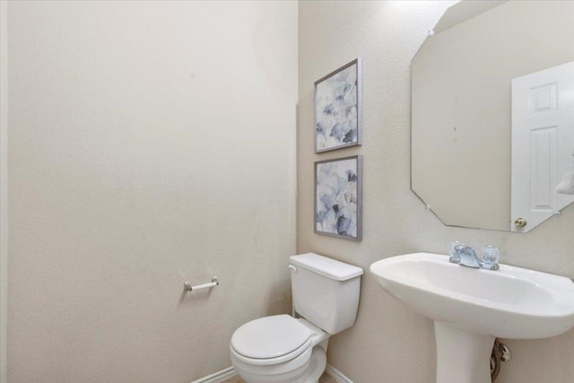 2818 Shadowpoint Cv, Round Rock, TX 78665 - half bath with toilet and baseboards