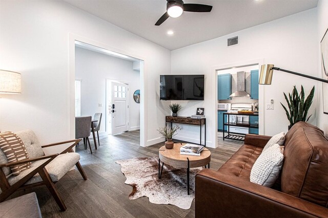 3405 Cedar St, Austin, TX 78705 - living area featuring ceiling fan, dark wood-style flooring, and recessed lighting