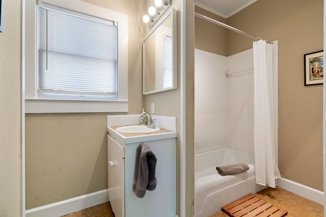 3102 Hemphill Park, Austin, TX 78705 - full bath featuring shower / bath combination with curtain, vanity, and crown molding