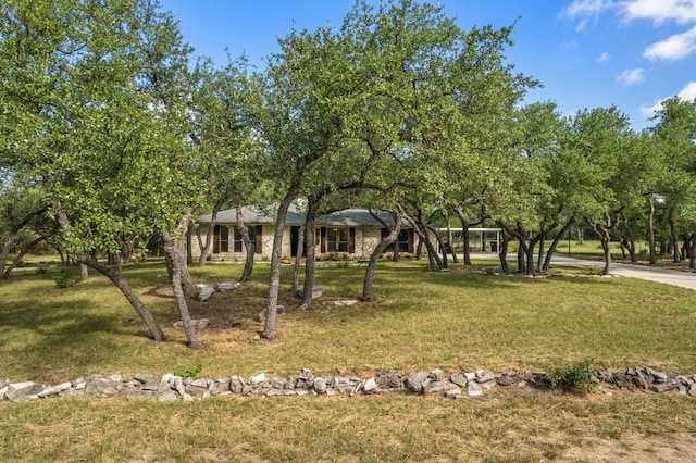 216 Country Rd, Georgetown, TX 78628 - view of front of home featuring a front yard