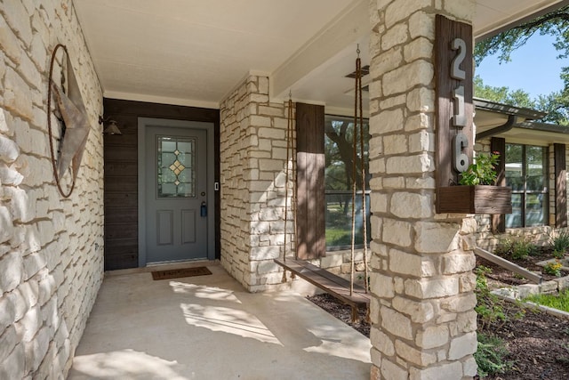 216 Country Rd, Georgetown, TX 78628 - entrance to property featuring a porch
