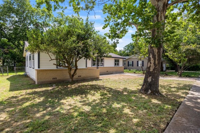 605 W Washington Ave, Copperas Cove, TX 76522 - view of front of house featuring crawl space and brick siding