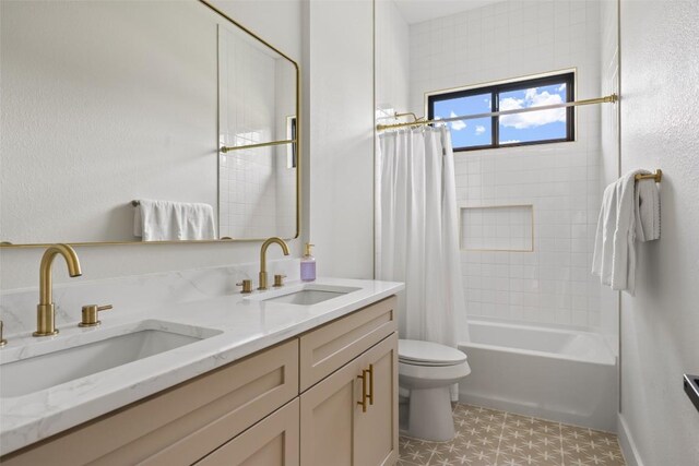 1129 Madrone Rd, Fischer, TX 78623 - full bath featuring double vanity and shower / tub combo with curtain