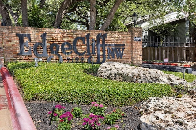 7122 Wood Hollow Dr Unit 82, Austin, TX 78731 - photo 3
