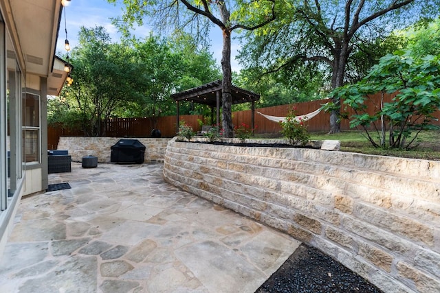 10919 Sierra Oaks, Austin, TX 78759 - fenced backyard with a grill and a patio