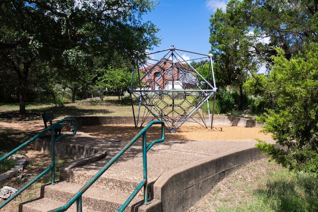 10919 Sierra Oaks, Austin, TX 78759 - view of play area