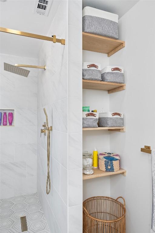 1001 E Applegate Dr, Austin, TX 78753 - full bathroom with tiled shower