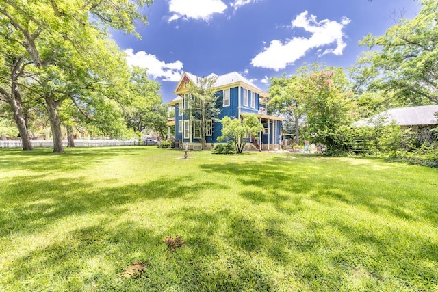 624 Saint Louis St, Gonzales, TX 78629 - view of yard