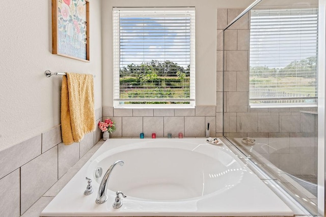 8054 Stone Mountain Trl, San Marcos, TX 78666 - full bath featuring a garden tub