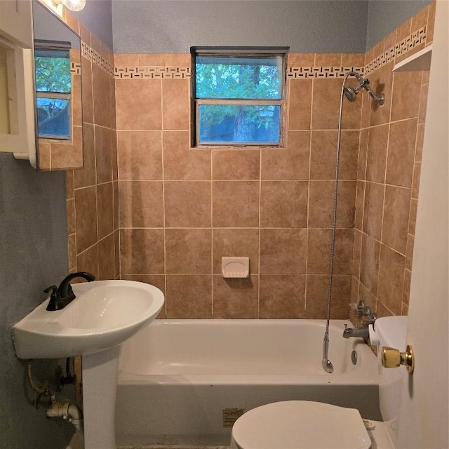 1403 S Salina St W, Austin, TX 78702 - bathroom featuring shower / bath combination