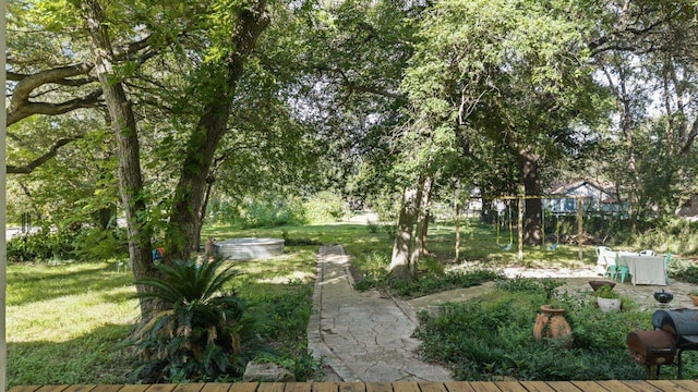 124 N Hamilton St, Gonzales, TX 78629 - view of green lawn