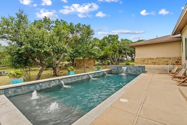 179 Sandy Creek Cv, Driftwood, TX 78619 - swimming pool featuring a patio area