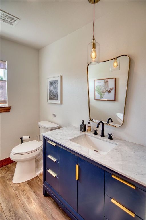 19811 W Ranch Road 152nd Rd, Llano, TX 78643 - bathroom with wood finished floors and vanity