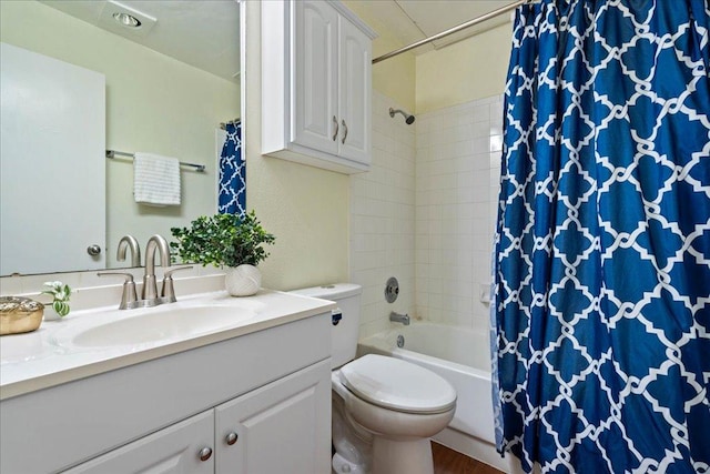 2804 Rio Grande St Unit 211, Austin, TX 78705 - bathroom with vanity, shower / bath combo, and wood finished floors
